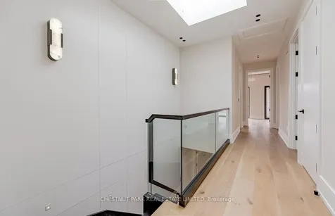 232 Snowdon Avenue Toronto ON M4N 2B3
