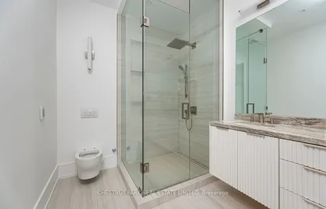 232 Snowdon Avenue Toronto ON M4N 2B3
