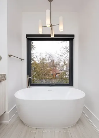 232 Snowdon Avenue Toronto ON M4N 2B3
