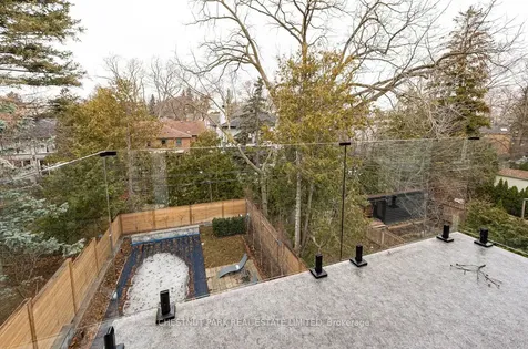 232 Snowdon Avenue Toronto ON M4N 2B3