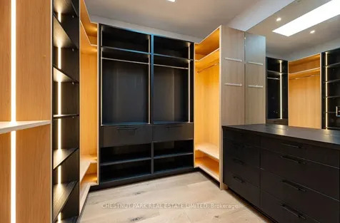 232 Snowdon Avenue Toronto ON M4N 2B3