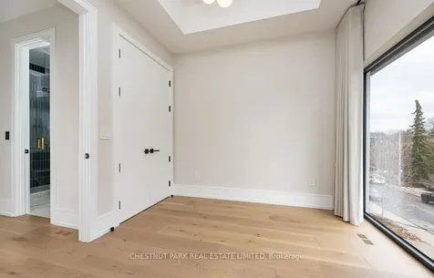232 Snowdon Avenue Toronto ON M4N 2B3