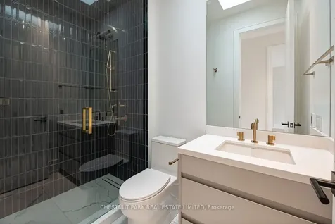 232 Snowdon Avenue Toronto ON M4N 2B3