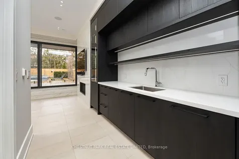 232 Snowdon Avenue Toronto ON M4N 2B3