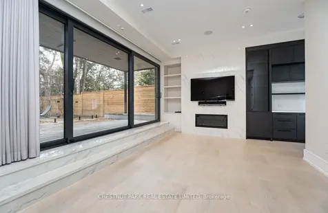 232 Snowdon Avenue Toronto ON M4N 2B3