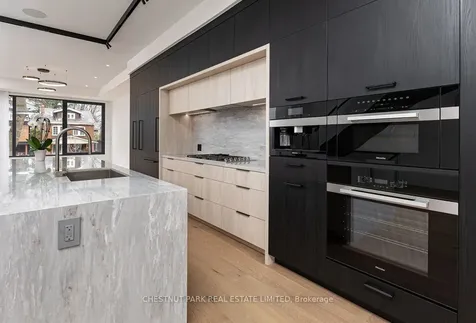 232 Snowdon Avenue Toronto ON M4N 2B3