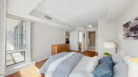 111 Elizabeth Street Toronto ON M5G 1P7