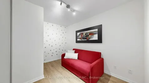 111 Elizabeth Street Toronto ON M5G 1P7