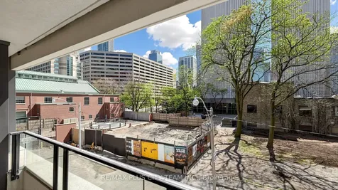111 Elizabeth Street Toronto ON M5G 1P7
