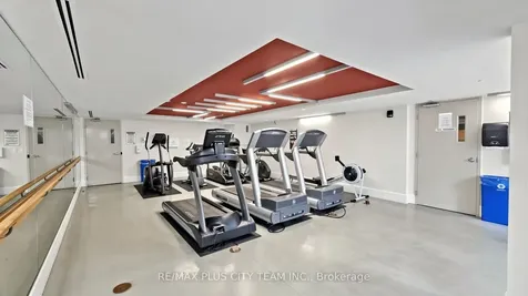 111 Elizabeth Street Toronto ON M5G 1P7