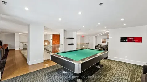 111 Elizabeth Street Toronto ON M5G 1P7
