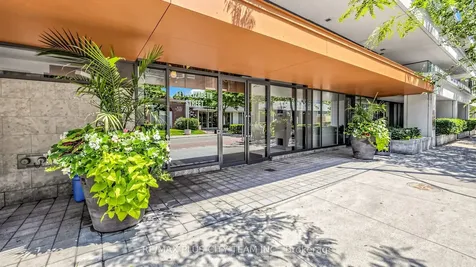 111 Elizabeth Street Toronto ON M5G 1P7