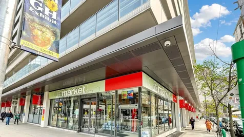 111 Elizabeth Street Toronto ON M5G 1P7