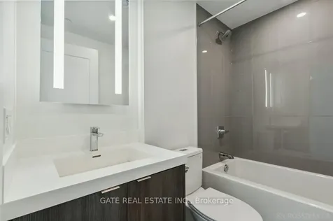 20 Inn On The Park Drive Toronto ON M3C 0P8