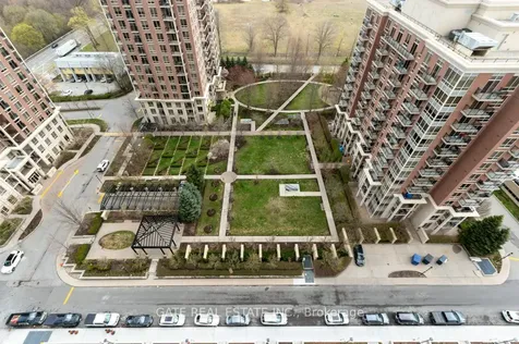 20 Inn On The Park Drive Toronto ON M3C 0P8