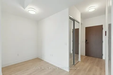 20 Inn On The Park Drive Toronto ON M3C 0P8