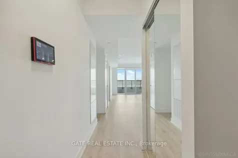 20 Inn On The Park Drive Toronto ON M3C 0P8