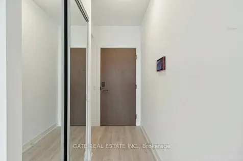20 Inn On The Park Drive Toronto ON M3C 0P8