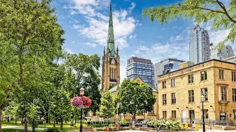 25 Richmond Street E Toronto ON M5C 0A6