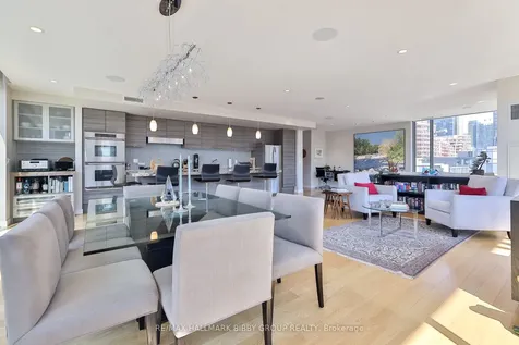 55 Stewart Street Toronto ON M5V 2V1