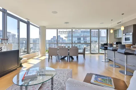 55 Stewart Street Toronto ON M5V 2V1