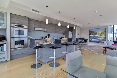 55 Stewart Street Toronto ON M5V 2V1