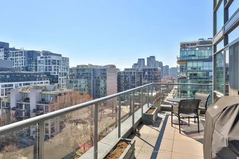 55 Stewart Street Toronto ON M5V 2V1