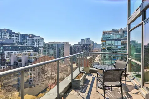 55 Stewart Street Toronto ON M5V 2V1