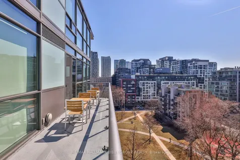 55 Stewart Street Toronto ON M5V 2V1