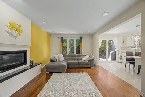 46 Robinter Drive Toronto ON M2M 3R2