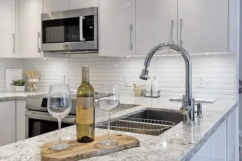 12 Sudbury Street Toronto ON M6J 3W7