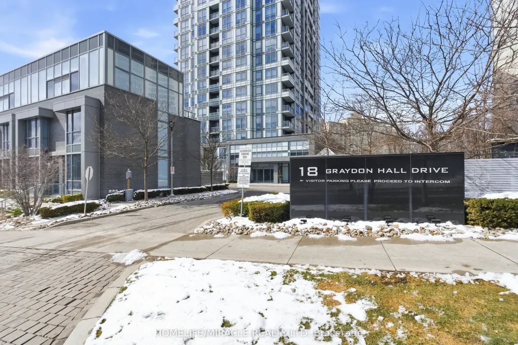 18 Graydon Hall Drive Toronto ON M3A 0A4