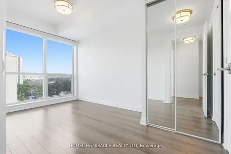 18 Graydon Hall Drive Toronto ON M3A 0A4