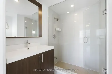 18 Graydon Hall Drive Toronto ON M3A 0A4
