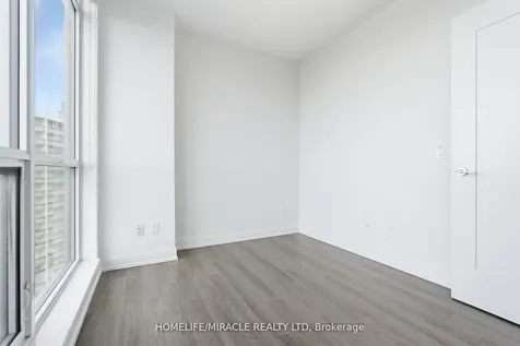 18 Graydon Hall Drive Toronto ON M3A 0A4
