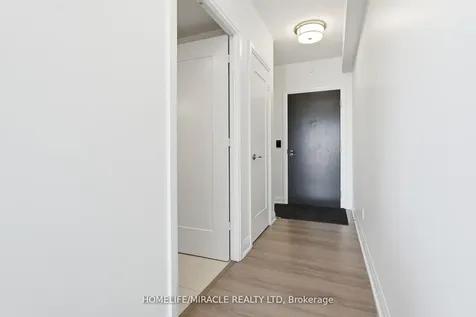 18 Graydon Hall Drive Toronto ON M3A 0A4