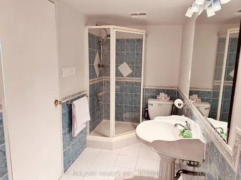 75 Graydon Hall Drive Toronto ON M3A 3M5