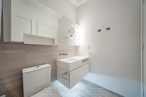 45 Charles Street E Toronto ON M4Y 0B8