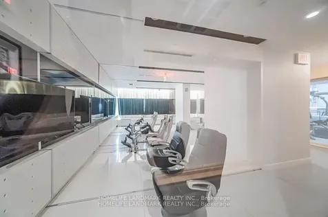 45 Charles Street E Toronto ON M4Y 0B8