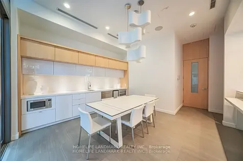45 Charles Street E Toronto ON M4Y 0B8