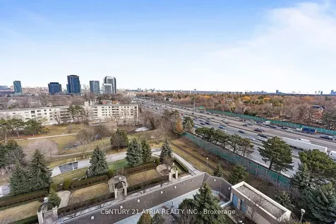 3 Rean Drive Toronto ON M2K 3C2