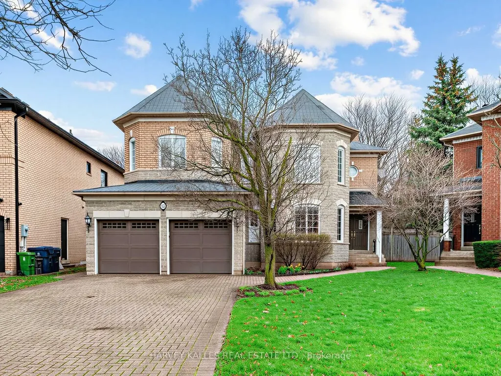 82 Bowring Walk Toronto ON M3H 5Z6