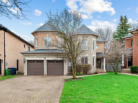 82 Bowring Walk Toronto ON M3H 5Z6