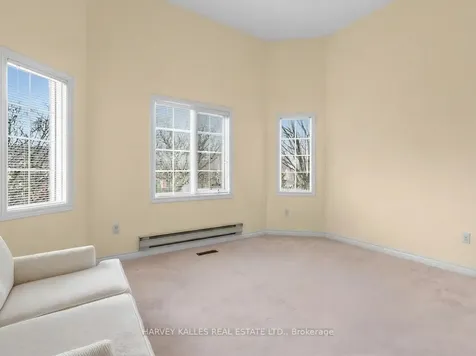 82 Bowring Walk Toronto ON M3H 5Z6