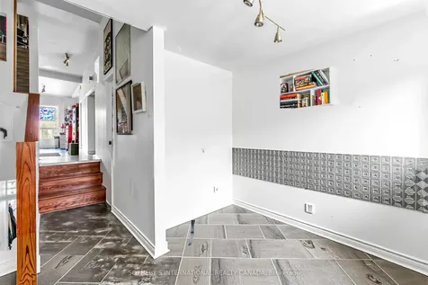 243 Gerrard Street E Toronto ON M5A 2G1