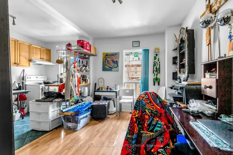 243 Gerrard Street E Toronto ON M5A 2G1