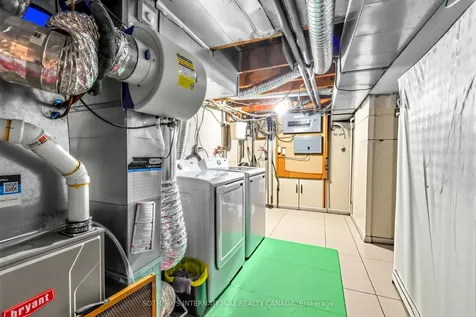 243 Gerrard Street E Toronto ON M5A 2G1