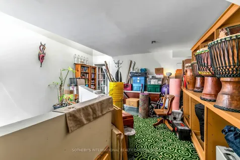 243 Gerrard Street E Toronto ON M5A 2G1