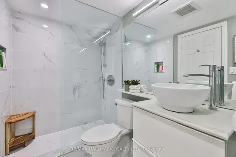 208 Niagara Street Toronto ON M6J 3W5