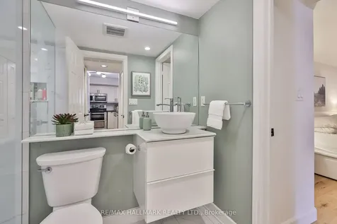208 Niagara Street Toronto ON M6J 3W5